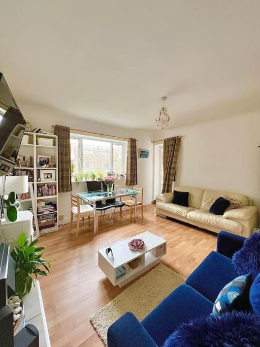Apartment Place To Chill In Nw Zone 2 *